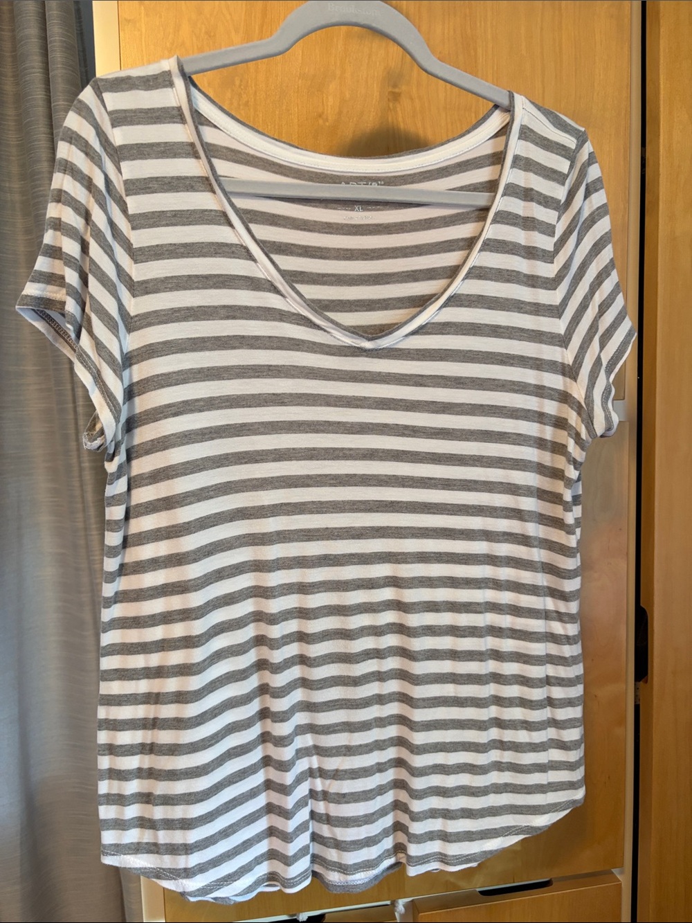 Apt. 9 White and Gray Striped V-Neck Short Sleeve Tee